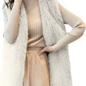 GAP Women's Faux Fur Vest - Cream